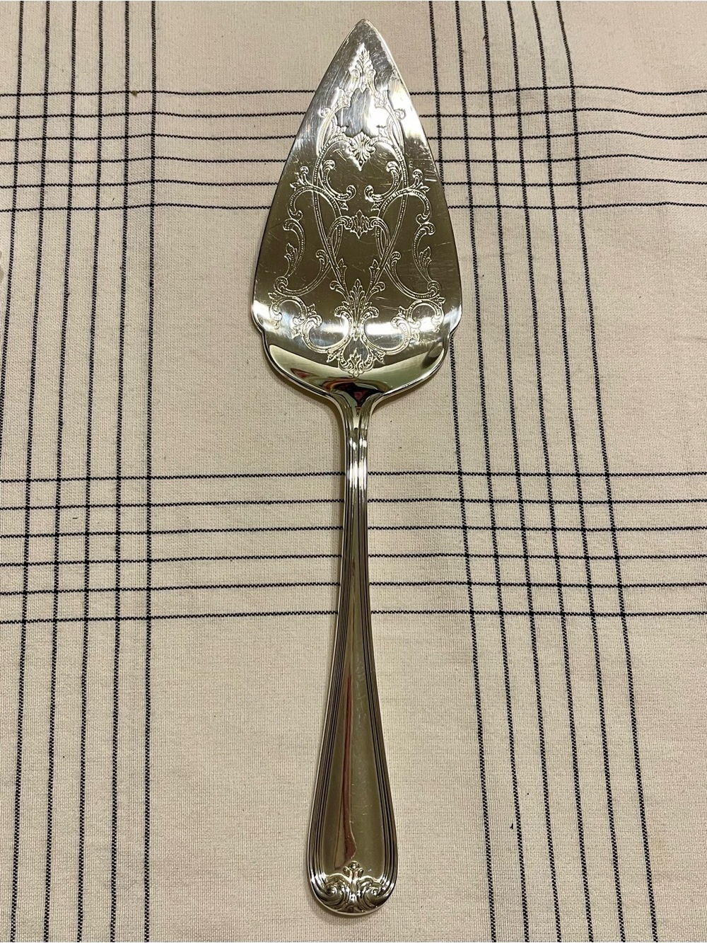 Silver Plated Ornate Cake Server - Elegant Stainless Finish